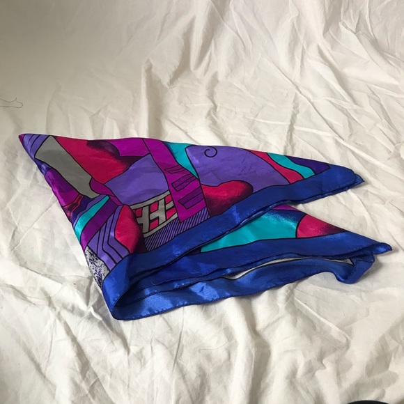 Abstract Picasso large square scarf - Picture 3 of 4